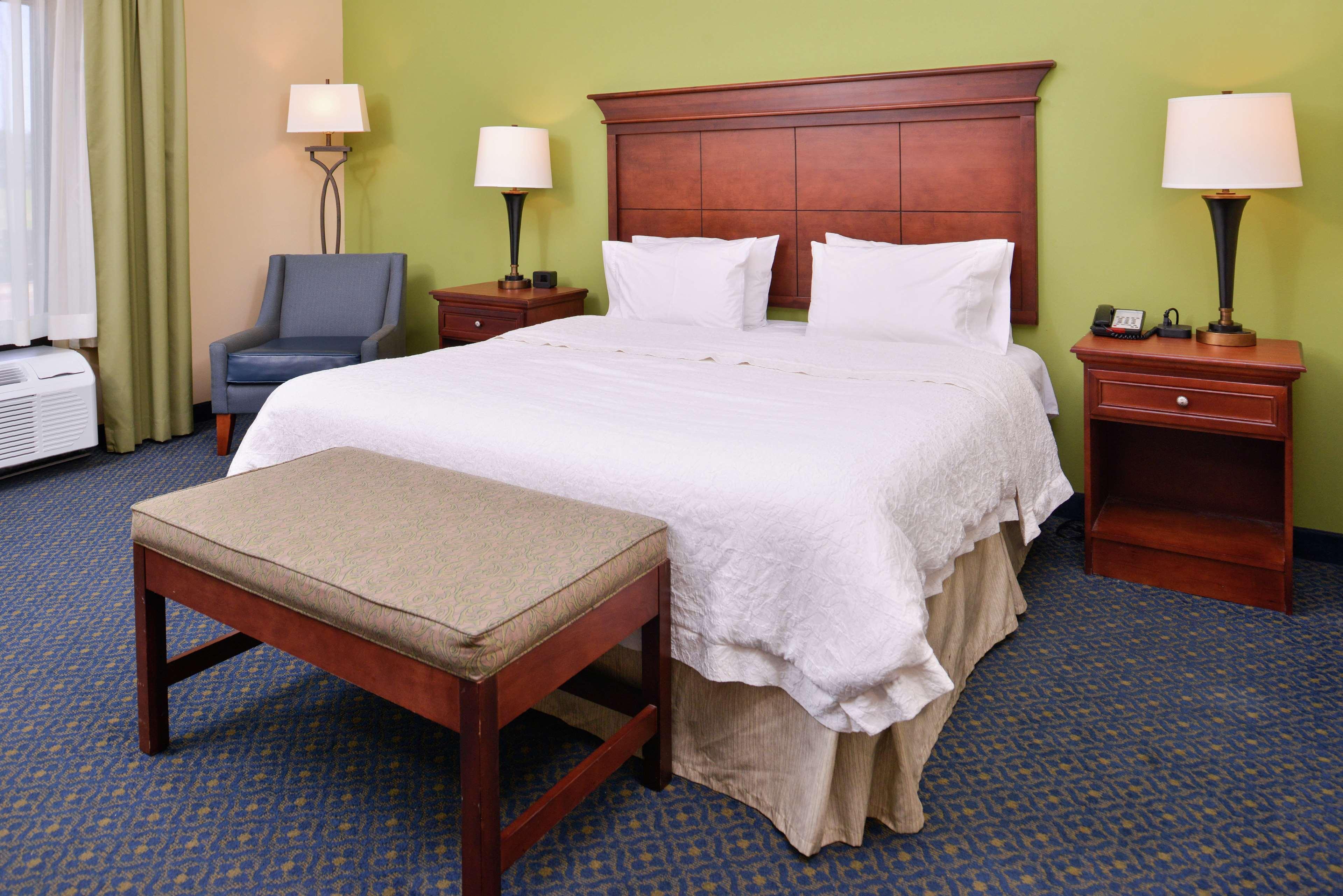 Hampton Inn Jackson-College Avenue Eksteriør bilde