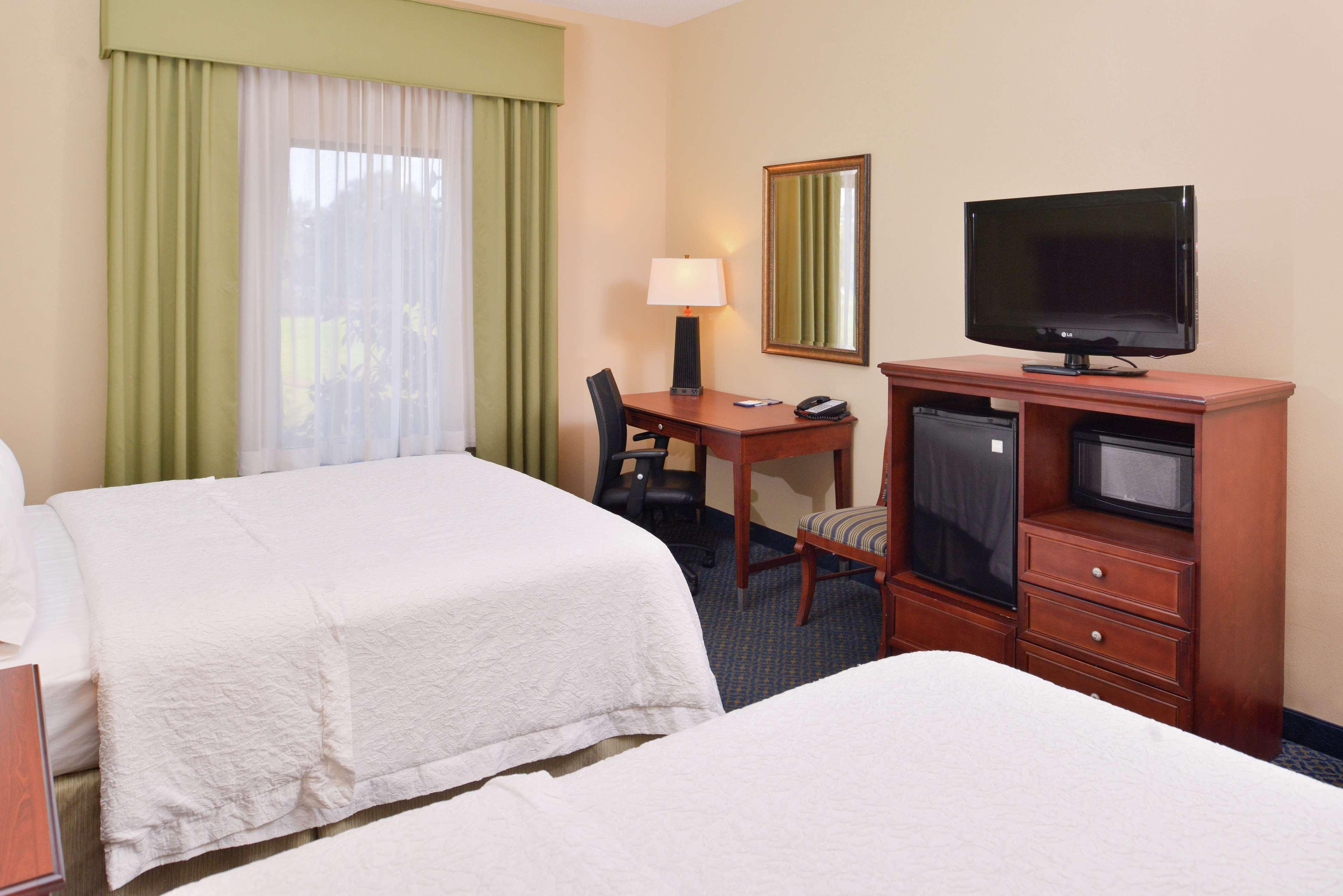 Hampton Inn Jackson-College Avenue Eksteriør bilde