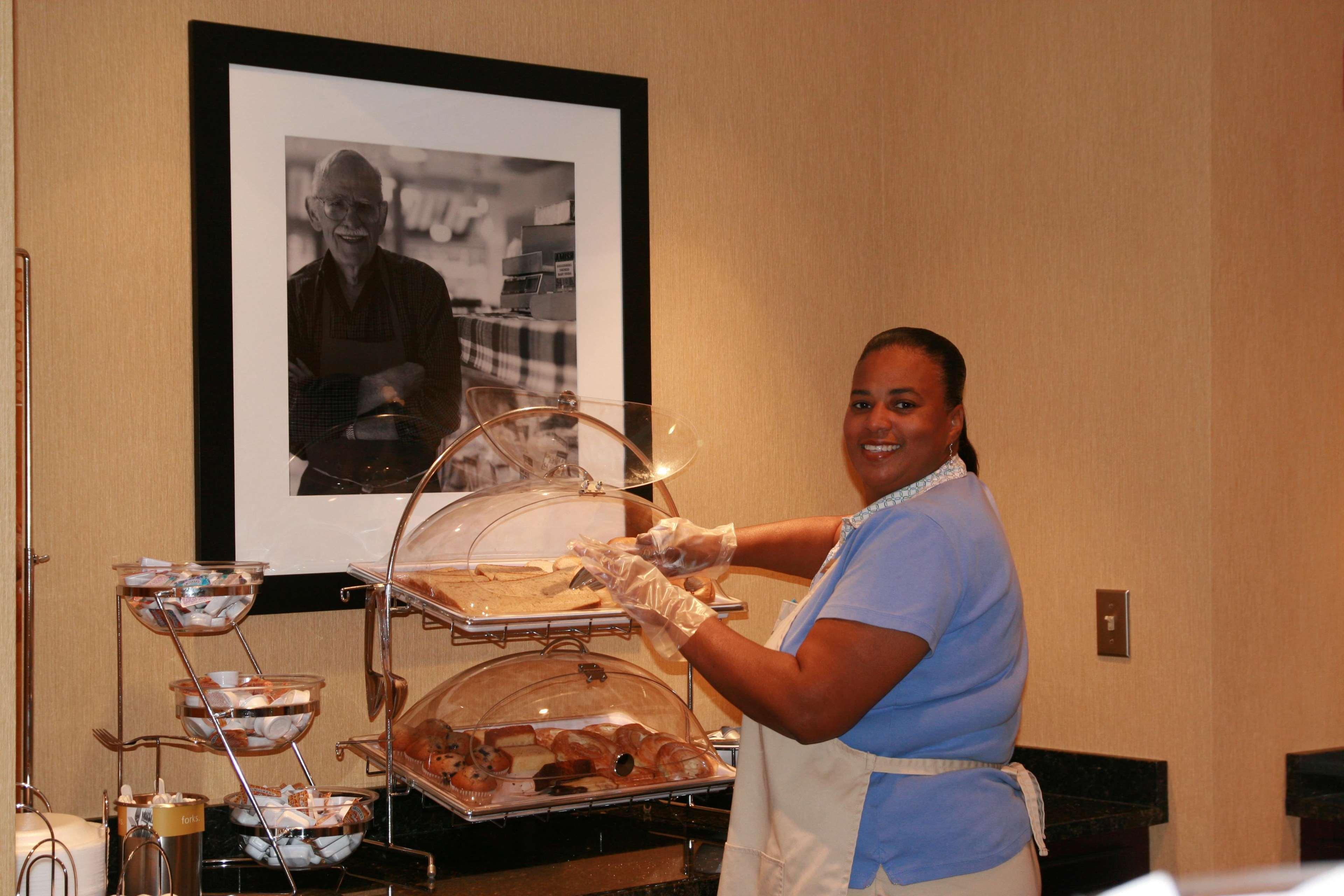 Hampton Inn Jackson-College Avenue Restaurant bilde