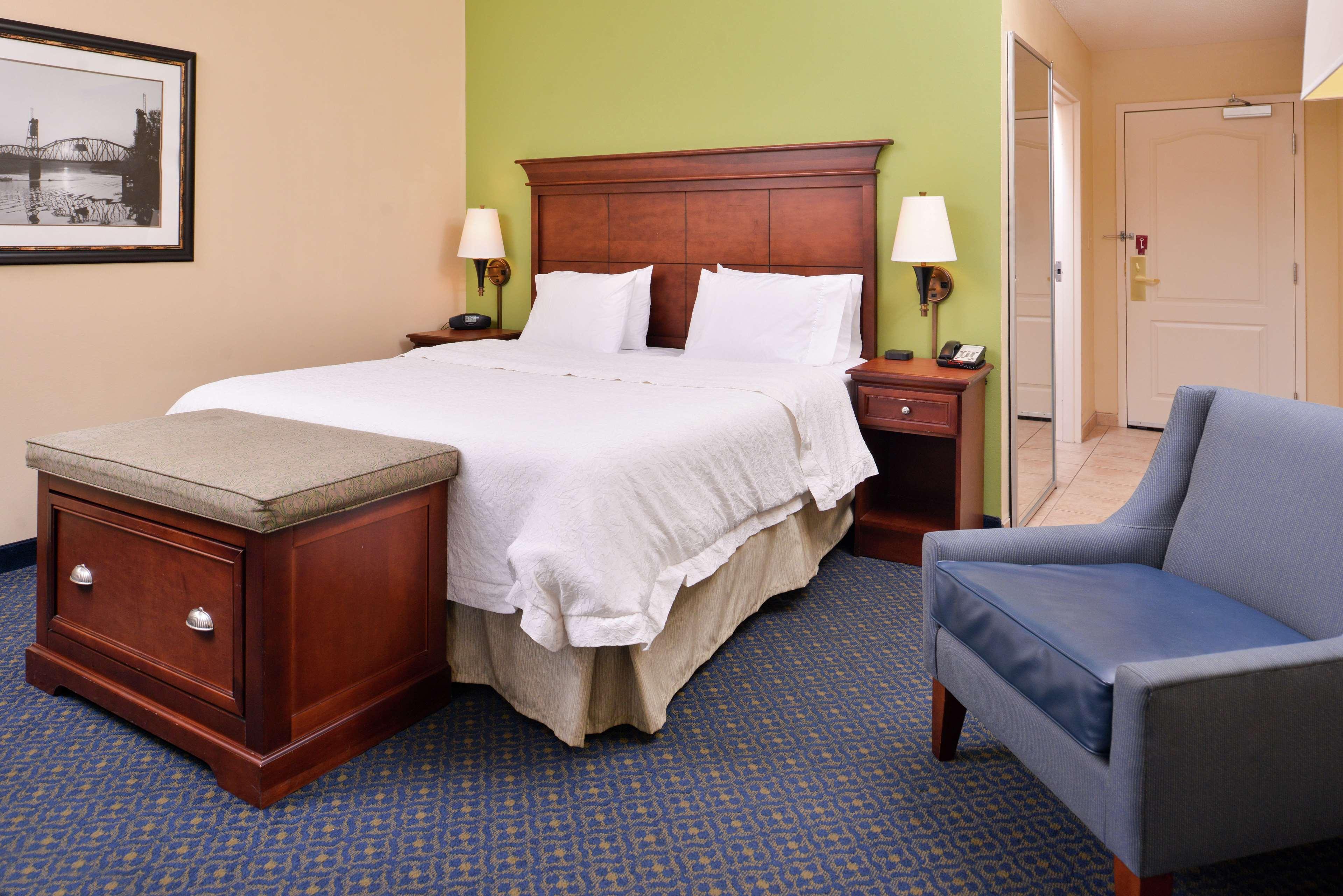 Hampton Inn Jackson-College Avenue Eksteriør bilde