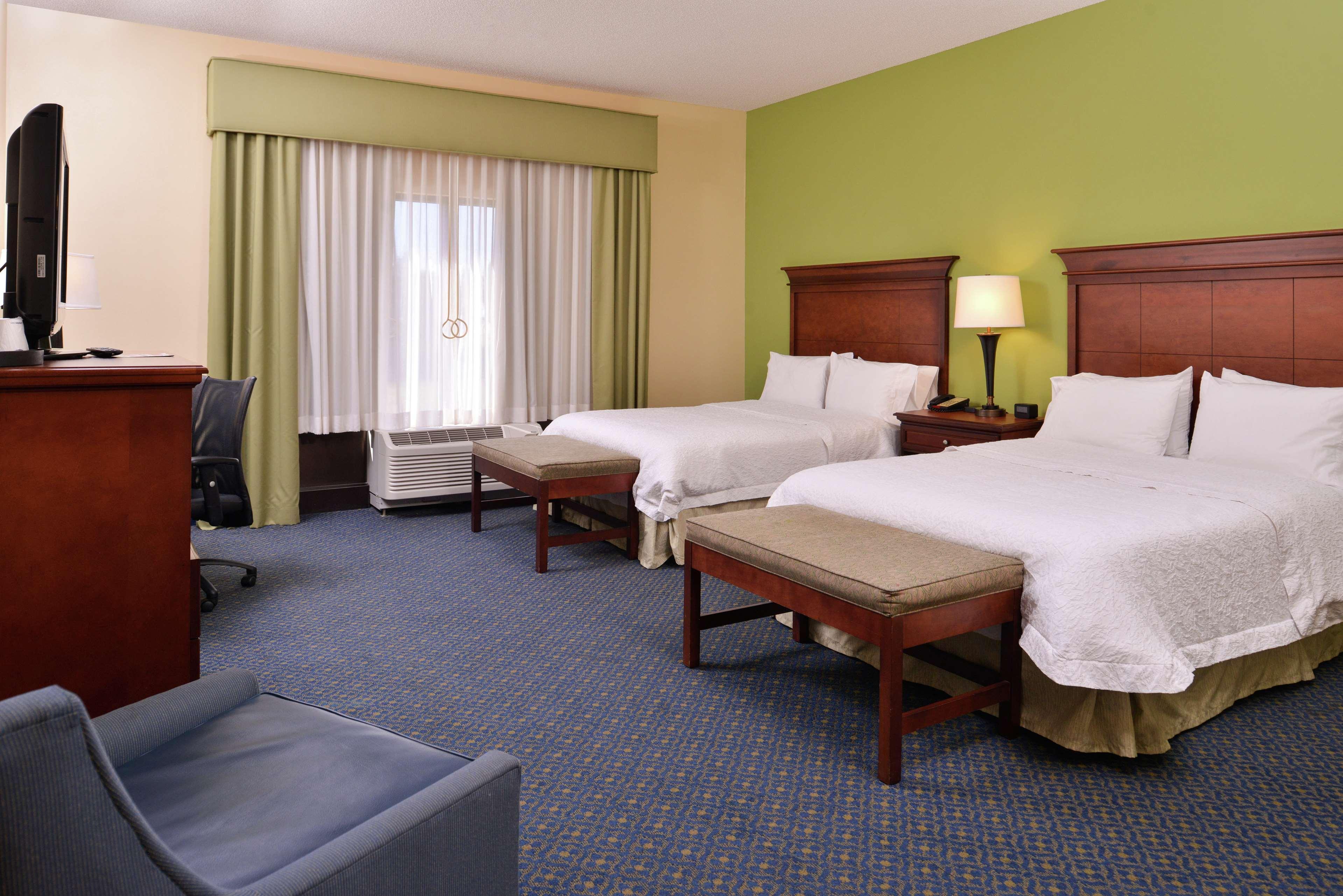 Hampton Inn Jackson-College Avenue Eksteriør bilde