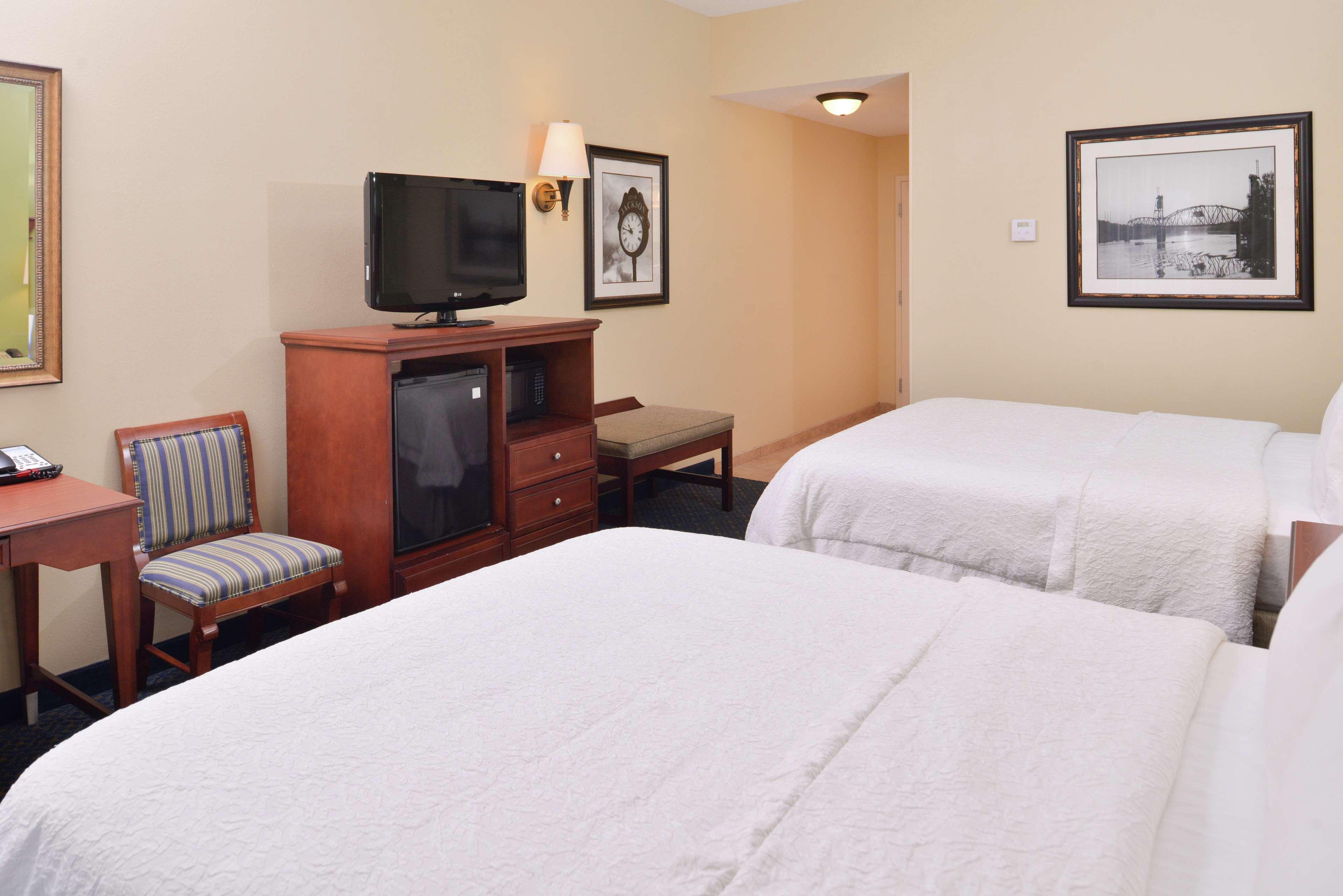 Hampton Inn Jackson-College Avenue Eksteriør bilde