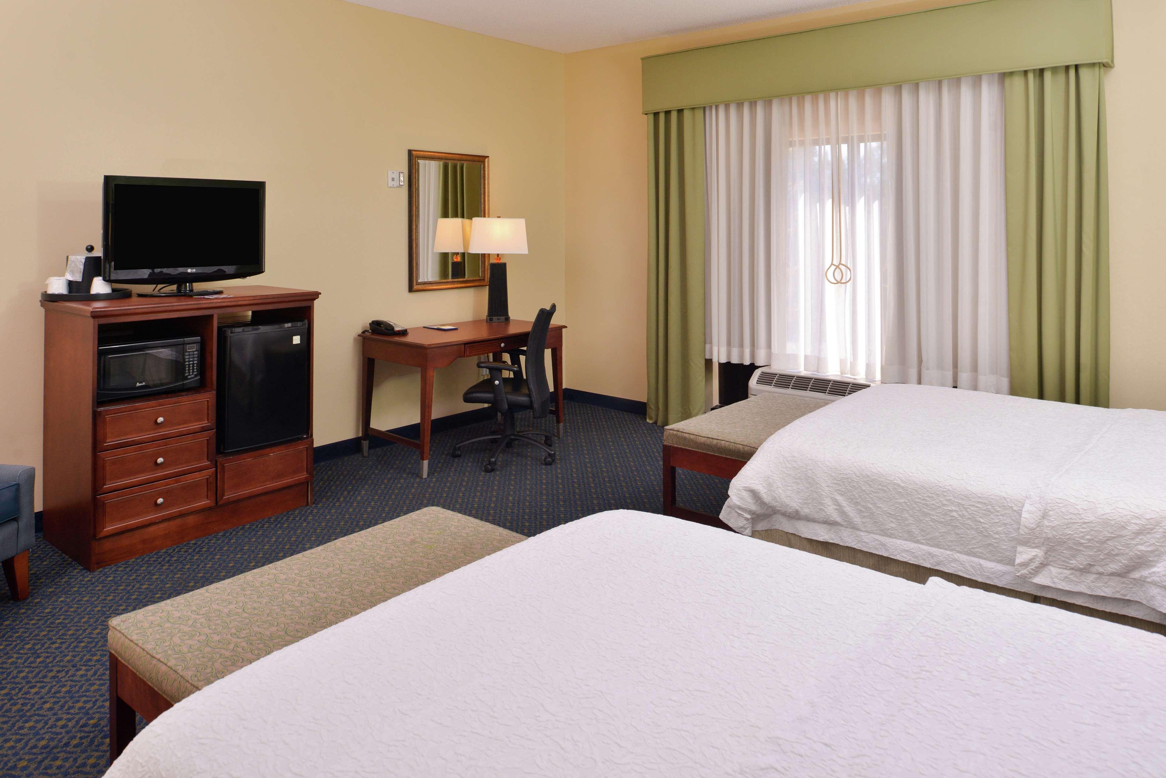 Hampton Inn Jackson-College Avenue Eksteriør bilde