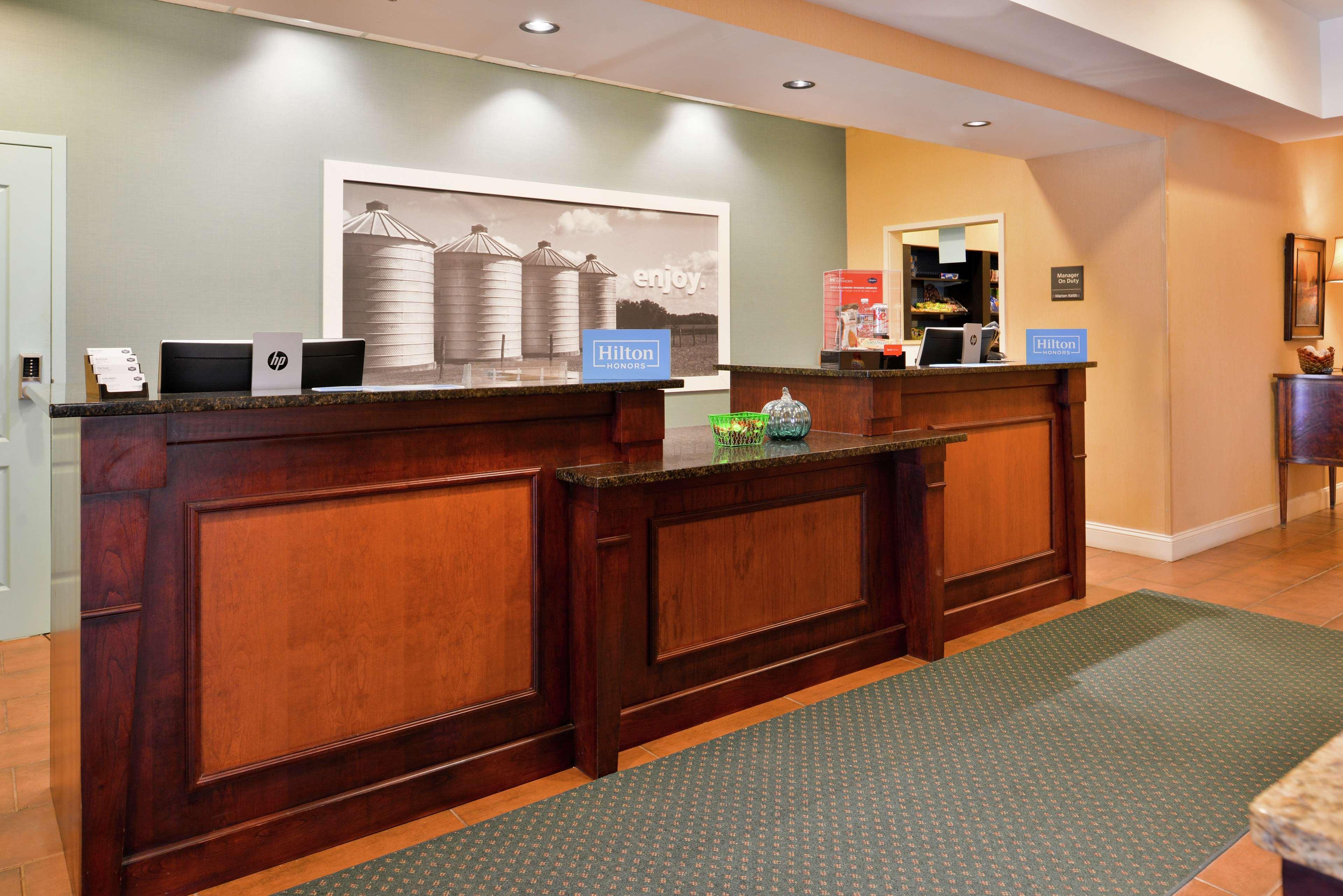 Hampton Inn Jackson-College Avenue Eksteriør bilde