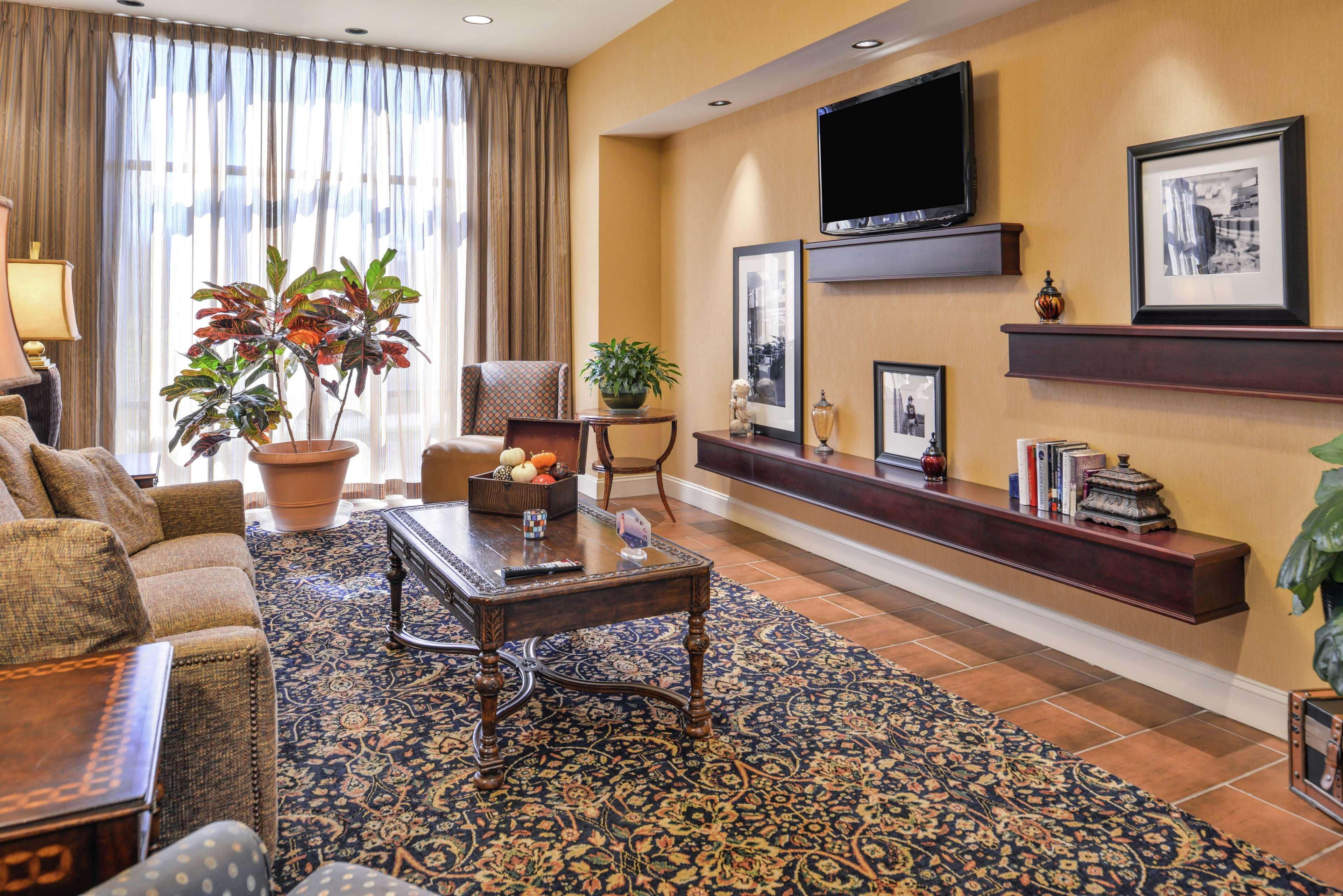 Hampton Inn Jackson-College Avenue Eksteriør bilde