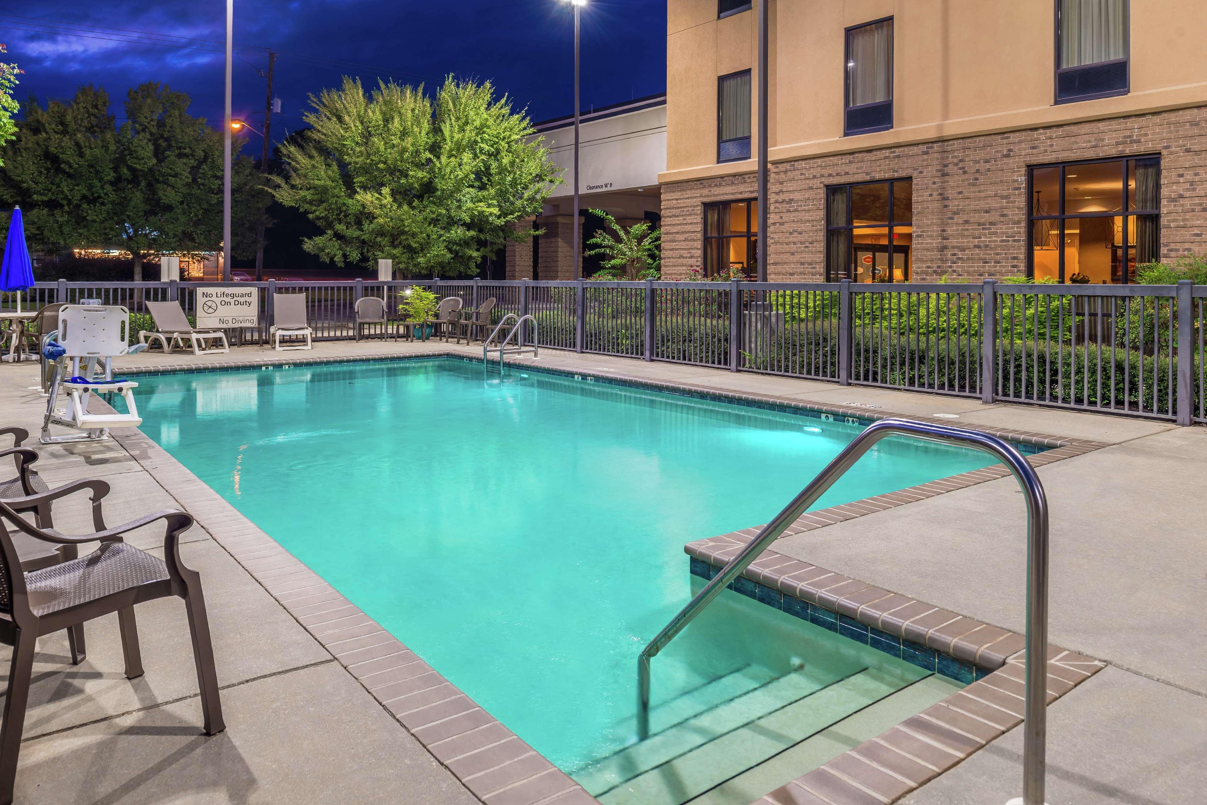 Hampton Inn Jackson-College Avenue Eksteriør bilde