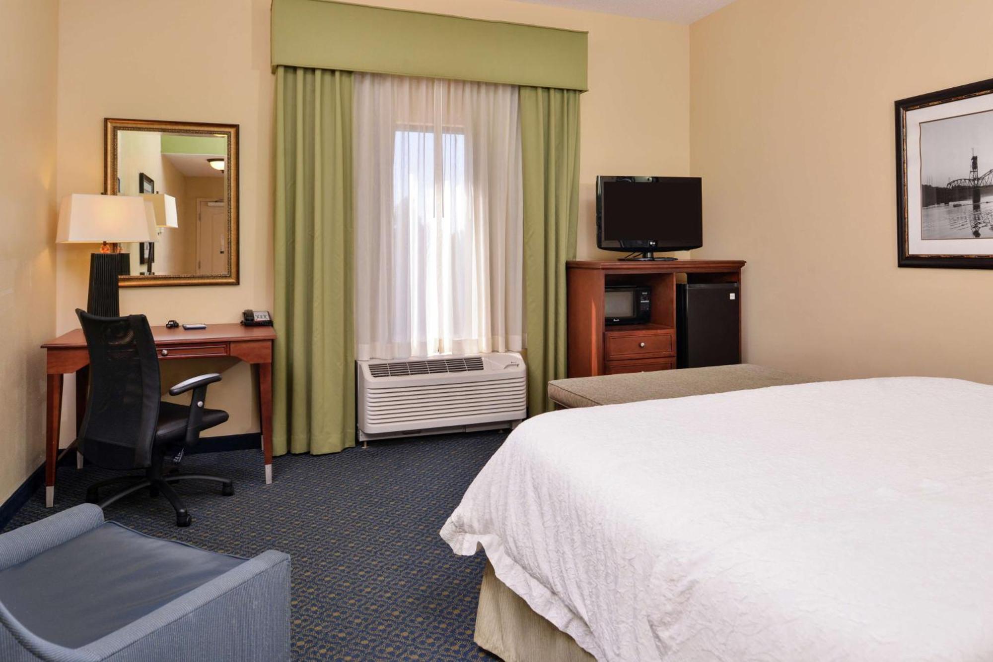 Hampton Inn Jackson-College Avenue Eksteriør bilde